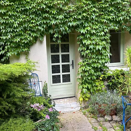 Maison De Arboree Avec Cachet Nanterre