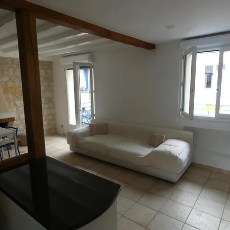 Maison De Arborée Avec Cachet