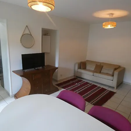 Сasa de vacaciones Maison De Arborée Avec Cachet Nanterre