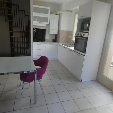 Maison De Arborée Avec Cachet * Nanterre